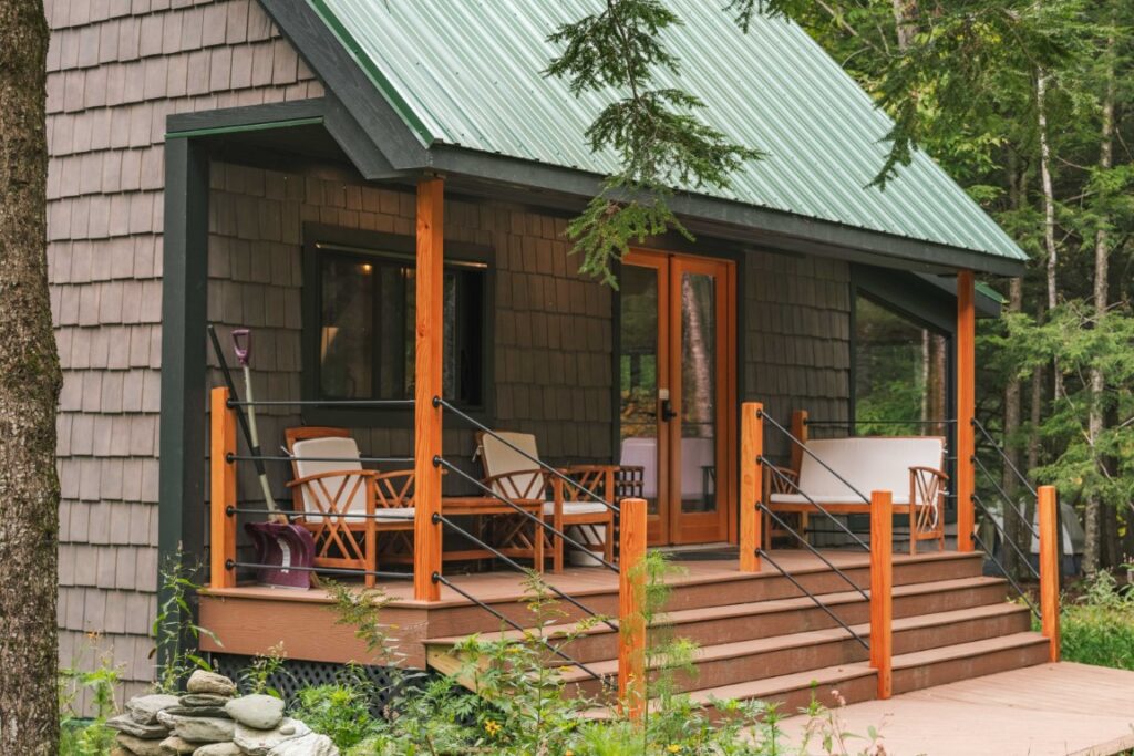 Smugglers Notch Winter Rental Ski Cabin on river with fireplace